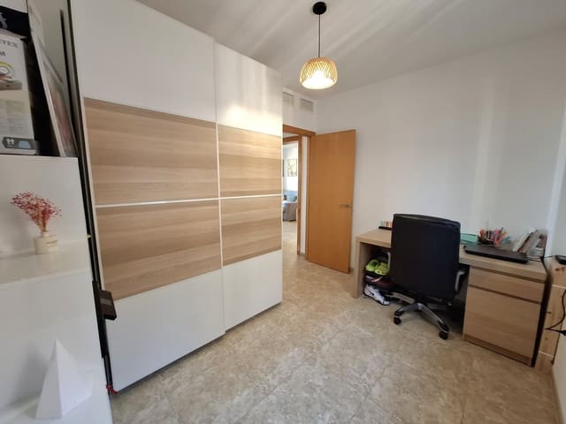 Piso de 2 habitaciones en Roquetas de Mar en alquiler con garaje - 629 € (Ref: 9627946)