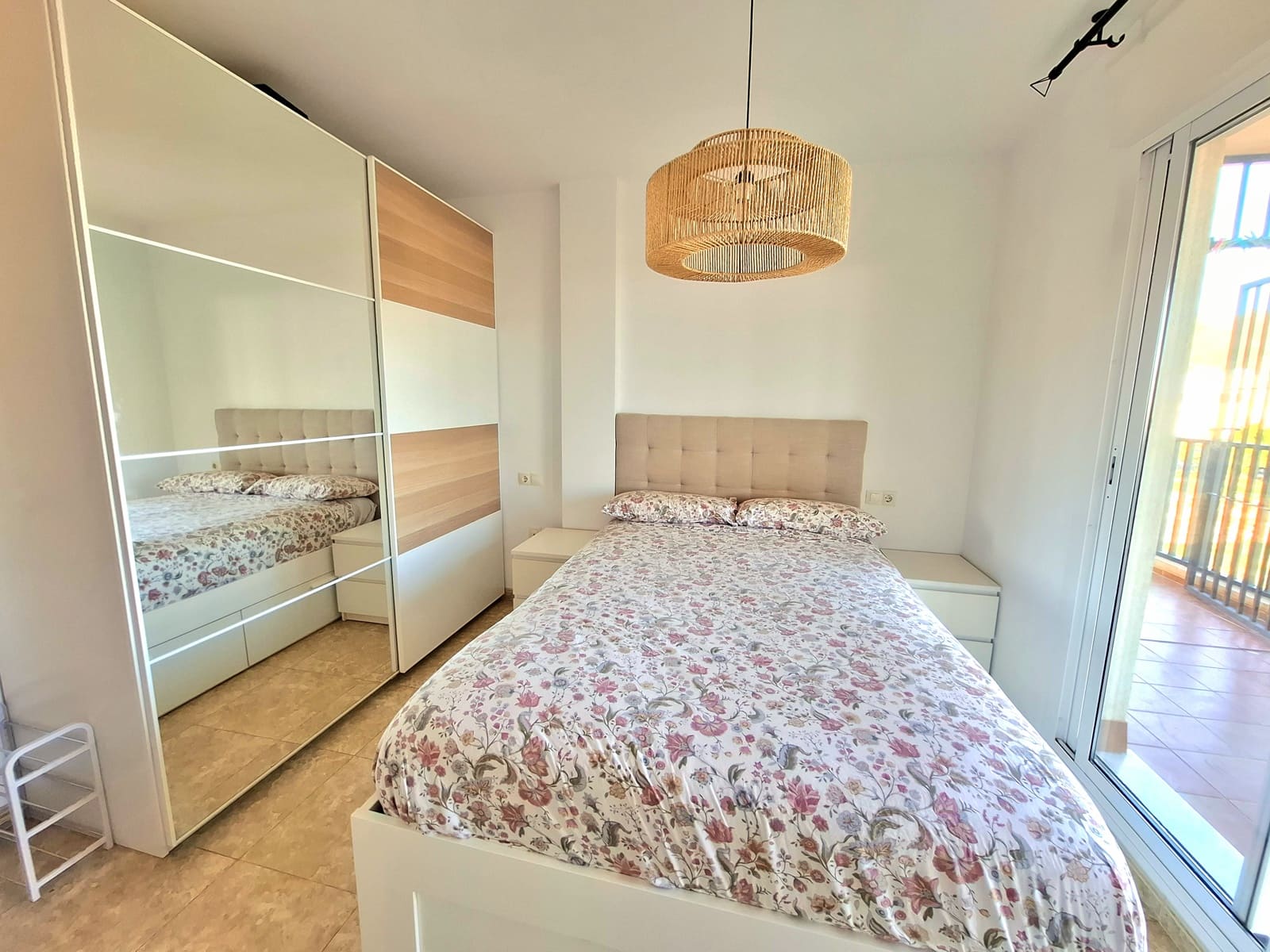 Piso de 2 habitaciones en Roquetas de Mar en alquiler con garaje - 629 € (Ref: 9627946)