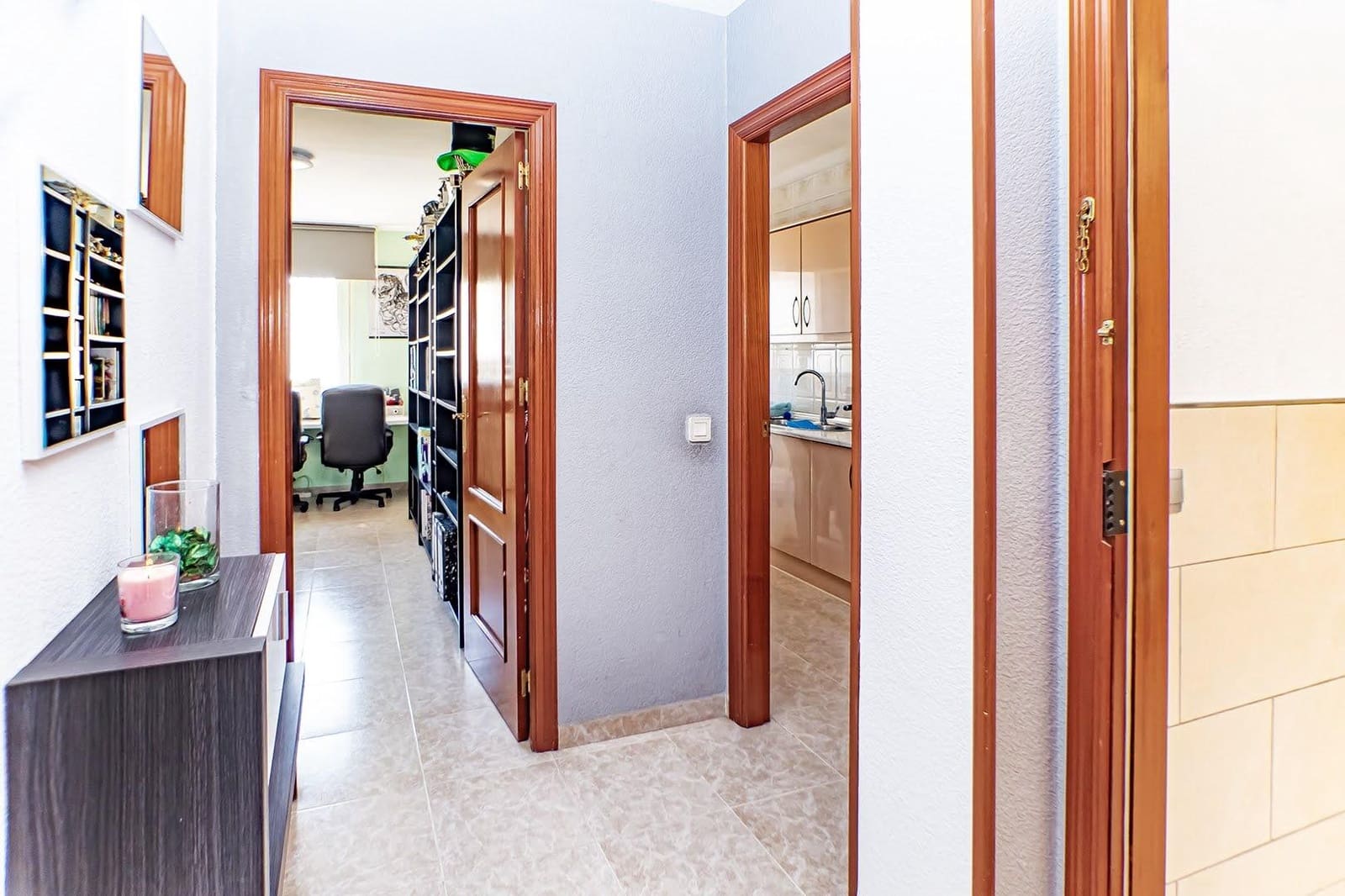 3 bedroom Flat for sale in Almeria city - € 119,500 (Ref: 9691600)