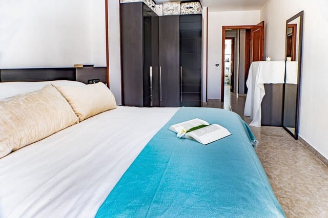 3 bedroom Flat for sale in Piedras Redondas - Torrecárdenas, Almería city - € 119,500 (Ref: 9691600)