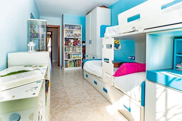 3 bedroom Flat for sale in Piedras Redondas - Torrecárdenas, Almería city - € 119,500 (Ref: 9691600)