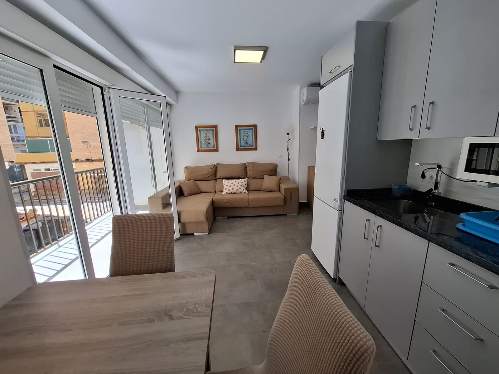 2 bedroom Flat for rent in Almeria city - € 830 (Ref: 9784462)