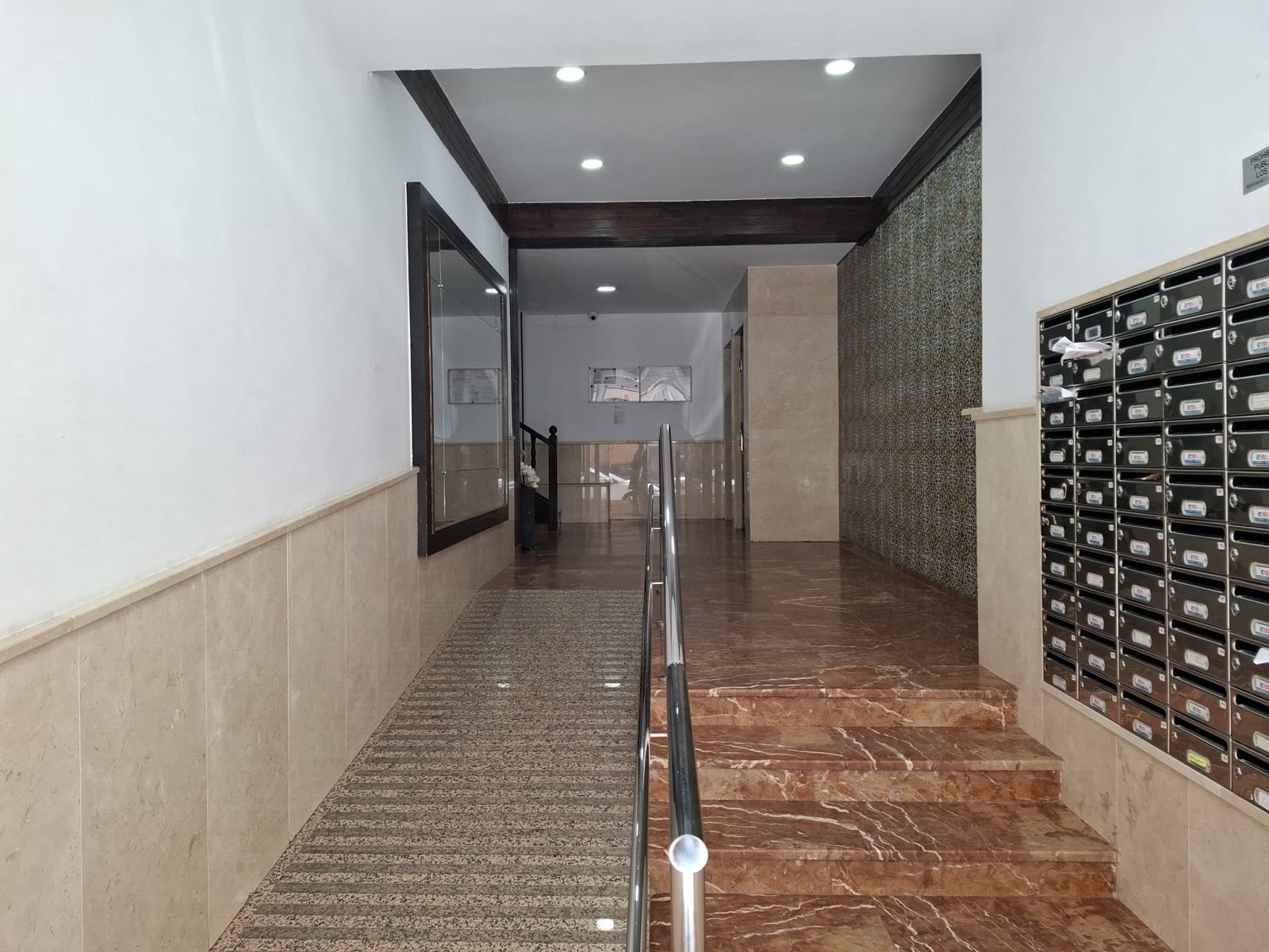 2 bedroom Flat for rent in Almeria city - € 830 (Ref: 9784462)