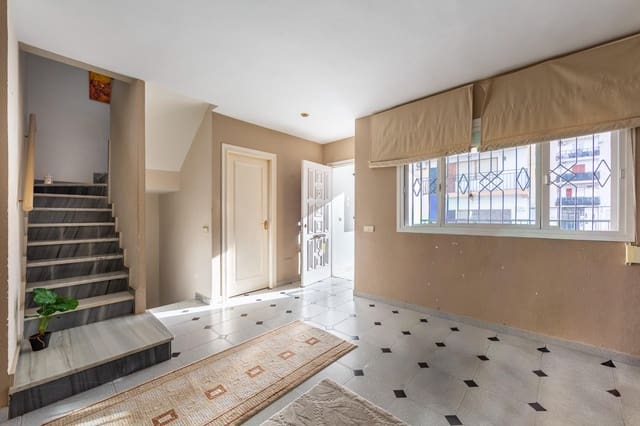 Casa de 3 habitaciones en Aguadulce (Almeria), Roquetas de Mar en venta con piscina garaje - 325.000 € (Ref: 9806869)