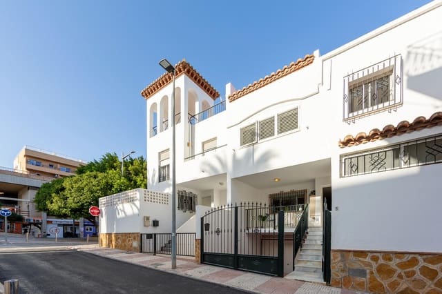 Casa de 3 habitaciones en Aguadulce (Almeria), Roquetas de Mar en venta con piscina garaje - 325.000 € (Ref: 9806869)