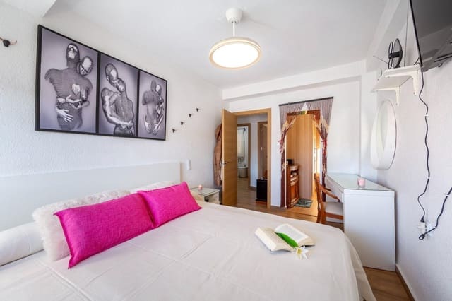 3 soveværelse Lejlighed til leje i Barrio Alto - San Félix - Oliveros - Altamira, Almería by - € 975 (Ref: 9889239)