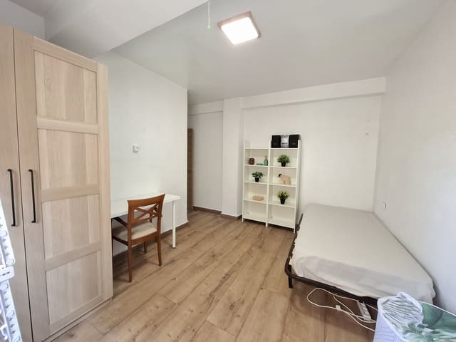 3 sypialnia Mieszkanie do wynajęcia w Barrio Alto - San Félix - Oliveros - Altamira, Miasto Almería - 975 € (Ref: 9889239)