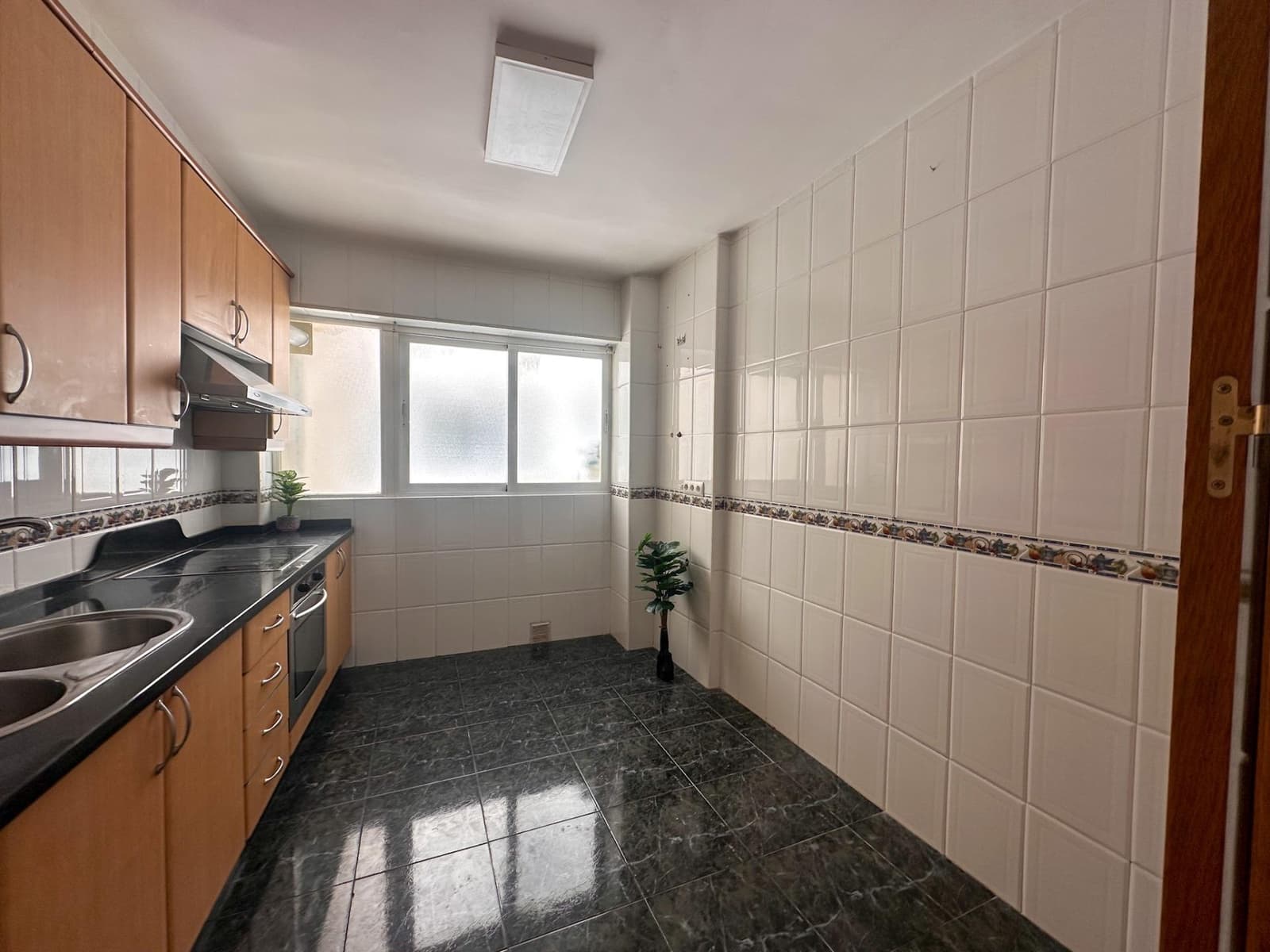 3 bedroom Flat for sale in Almeria city - € 243,500 (Ref: 9897330)