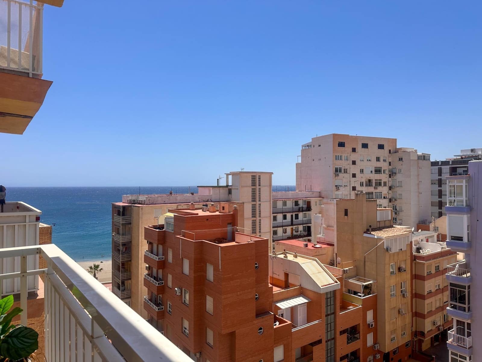 3 bedroom Flat for sale in Almeria city - € 243,500 (Ref: 9897330)