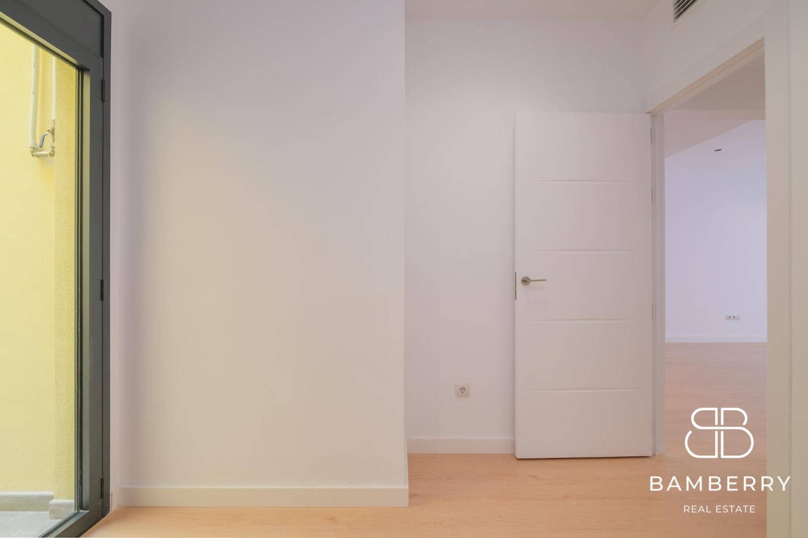 2 soveværelse Lejlighed til salg i Sant Boi de Llobregat - € 310.000 (Ref: 10043102)