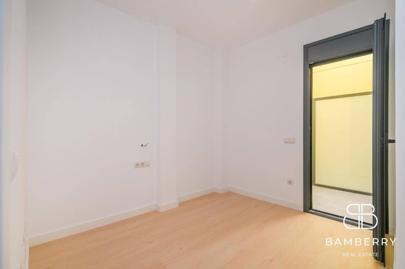 2 soveværelse Lejlighed til salg i Sant Boi de Llobregat - € 310.000 (Ref: 10043102)