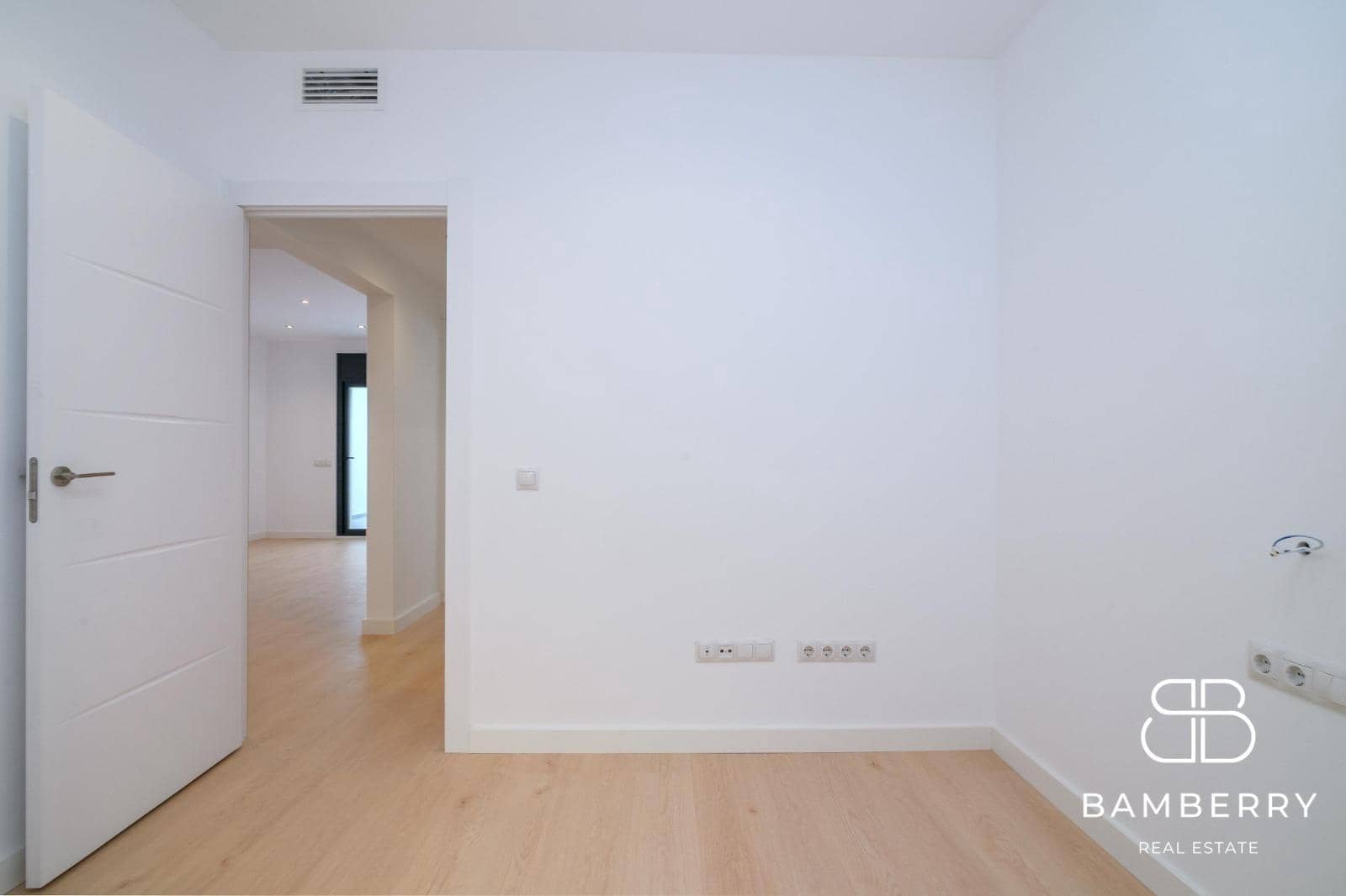 2 soveværelse Lejlighed til salg i Sant Boi de Llobregat - € 310.000 (Ref: 10043102)