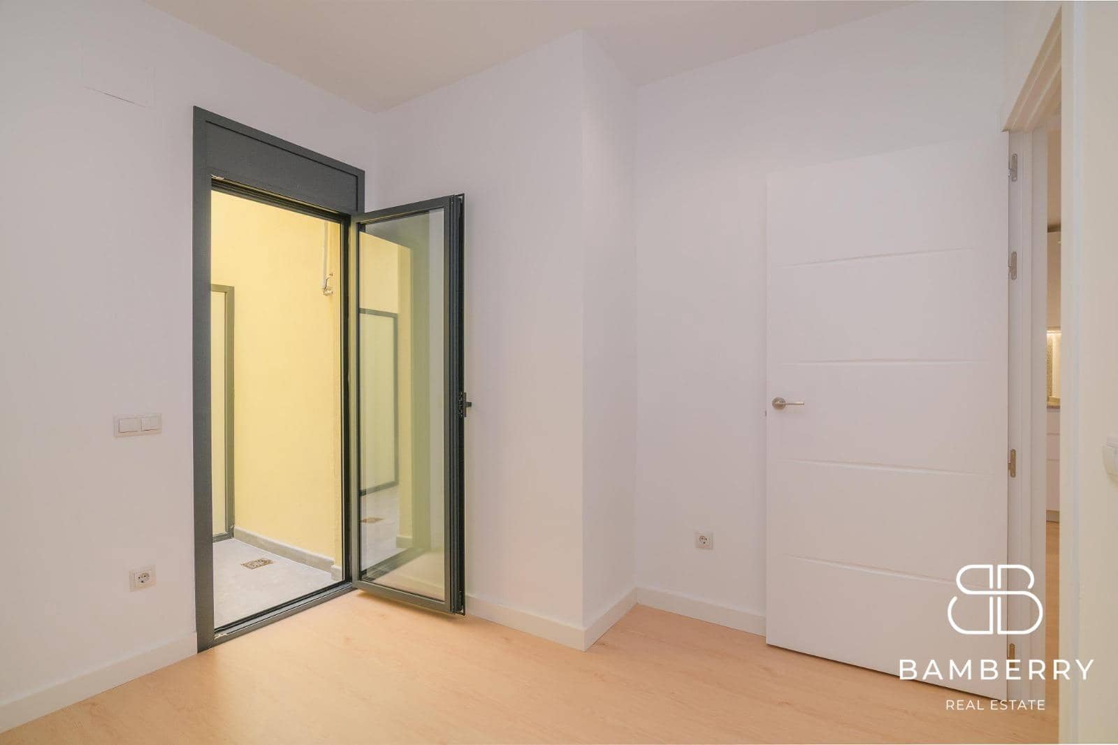 2 soveværelse Lejlighed til salg i Sant Boi de Llobregat - € 310.000 (Ref: 10043102)
