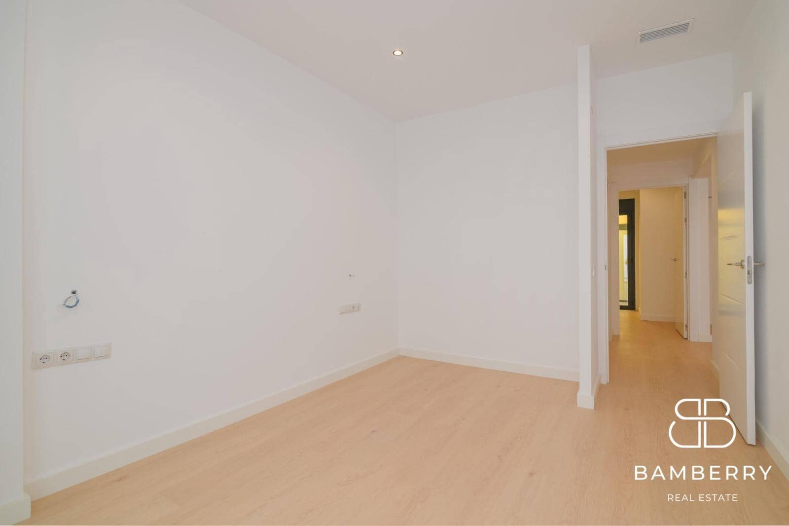 2 soveværelse Lejlighed til salg i Sant Boi de Llobregat - € 310.000 (Ref: 10043102)