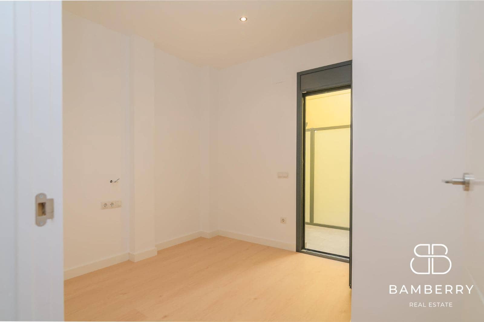 2 soveværelse Lejlighed til salg i Sant Boi de Llobregat - € 310.000 (Ref: 10043102)