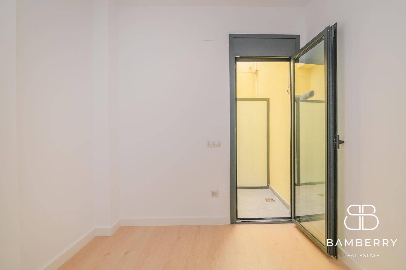 2 soveværelse Lejlighed til salg i Sant Boi de Llobregat - € 310.000 (Ref: 10043102)