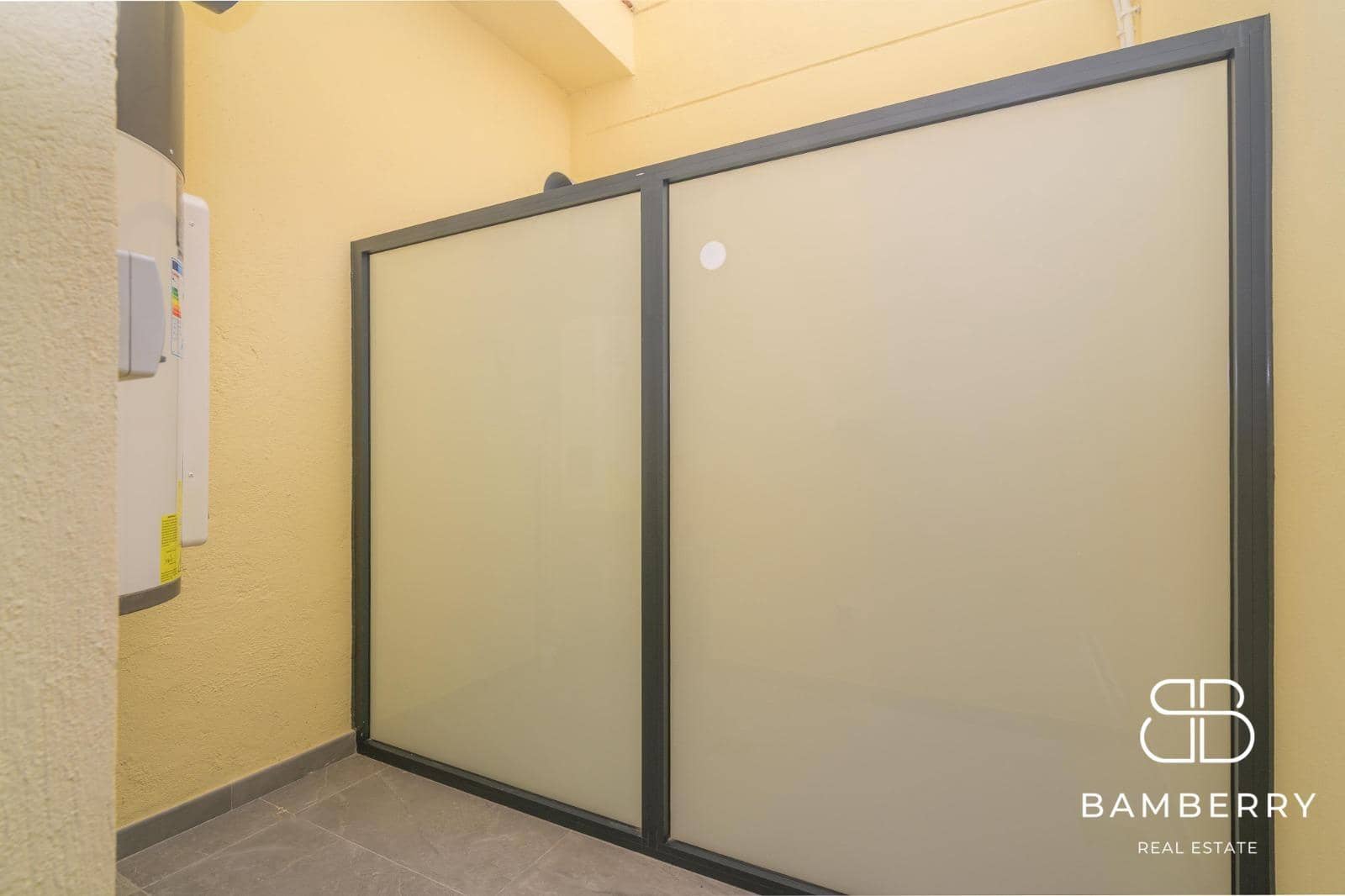 2 soveværelse Lejlighed til salg i Sant Boi de Llobregat - € 310.000 (Ref: 10043102)