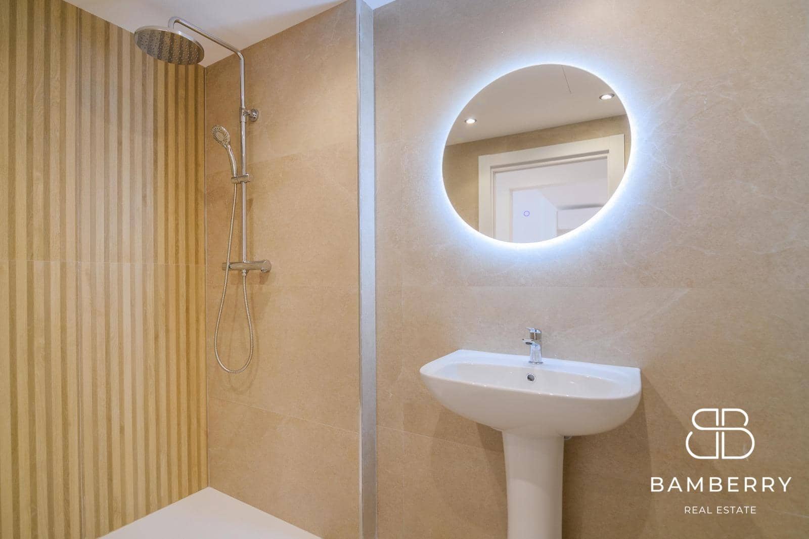 2 soveværelse Lejlighed til salg i Sant Boi de Llobregat - € 310.000 (Ref: 10043102)