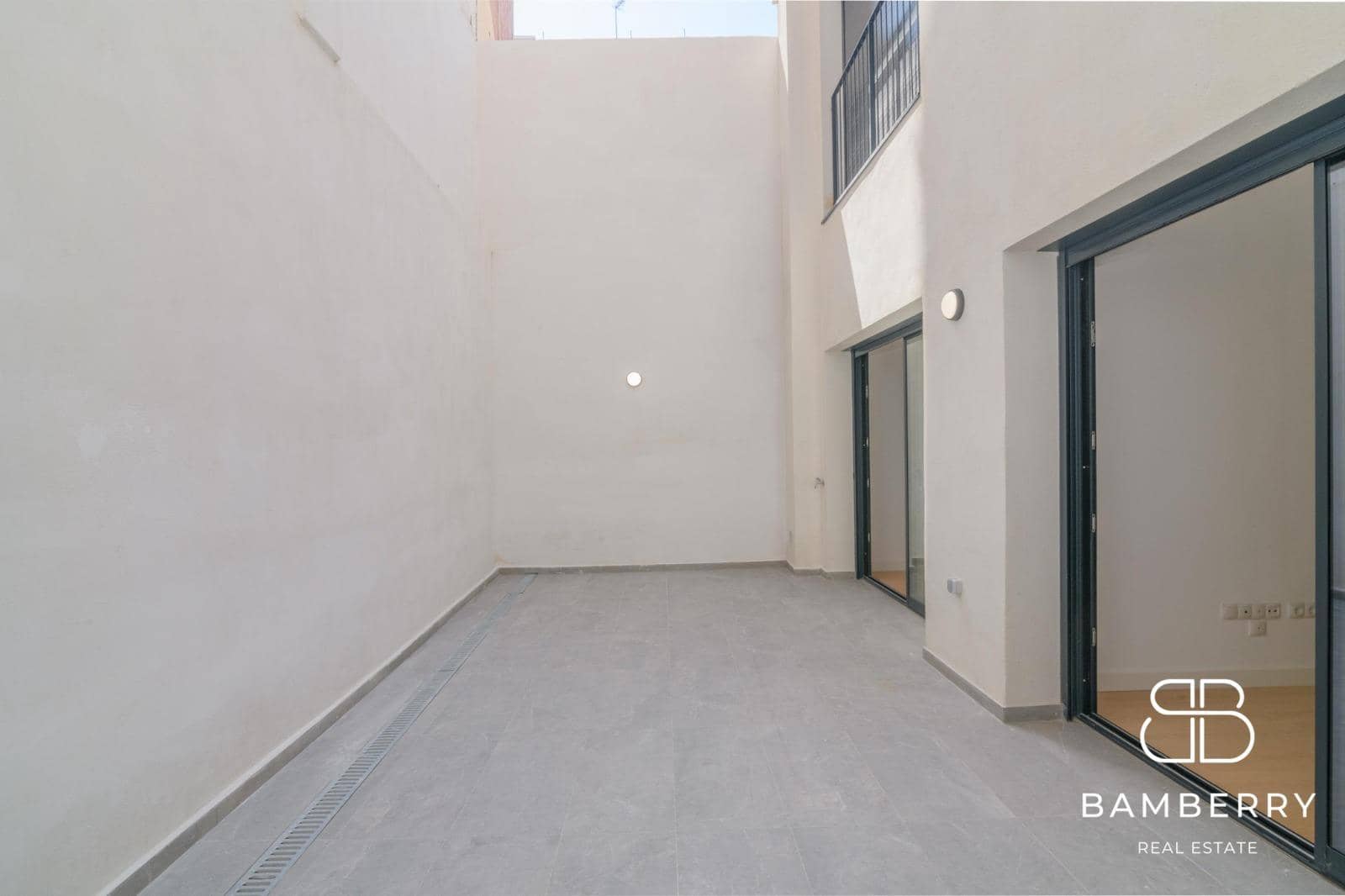 2 soveværelse Lejlighed til salg i Sant Boi de Llobregat - € 310.000 (Ref: 10043102)
