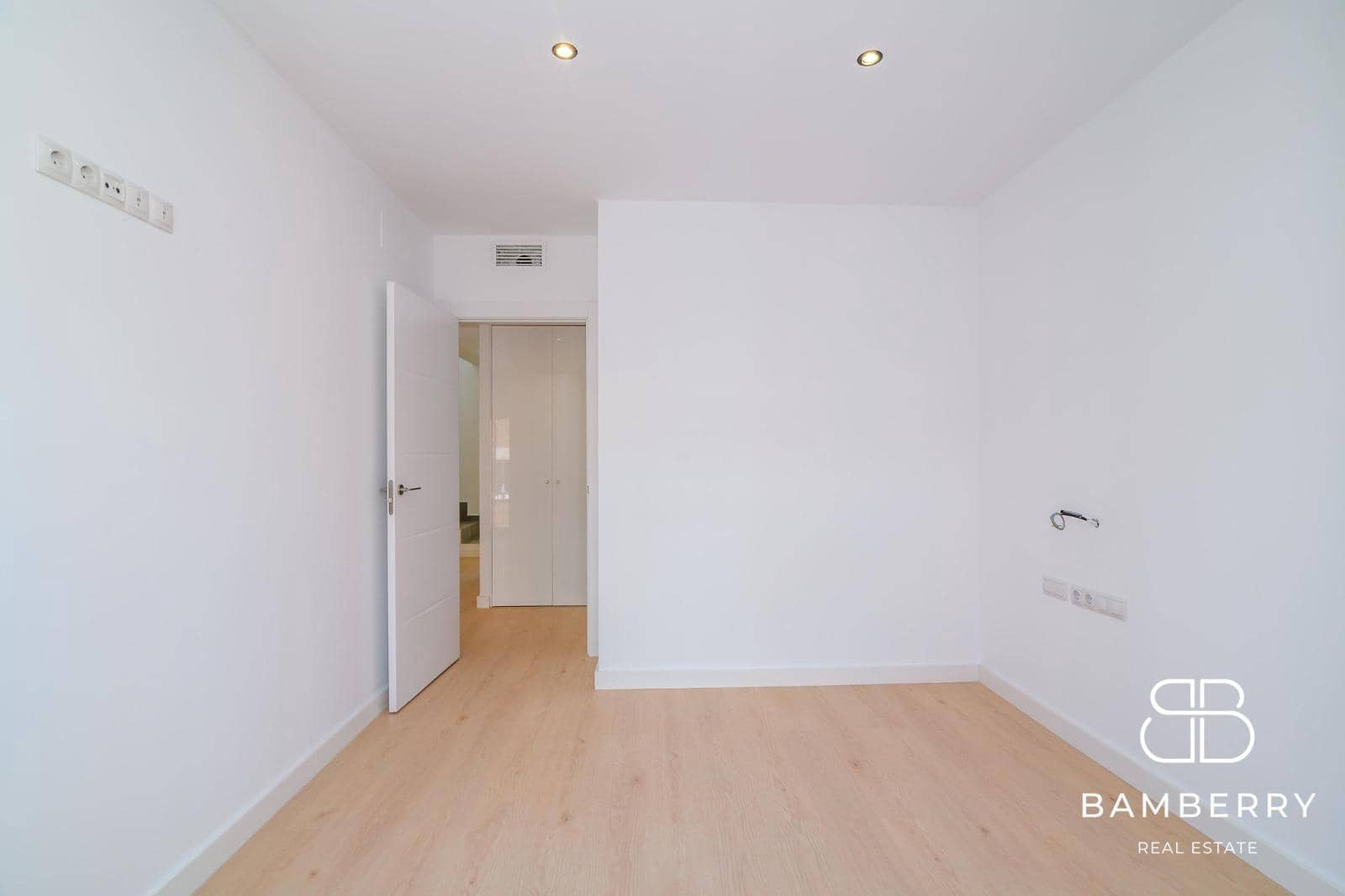 3 sypialnia Penthouse na sprzedaż w Sant Boi de Llobregat - 435 000 € (Ref: 10047401)