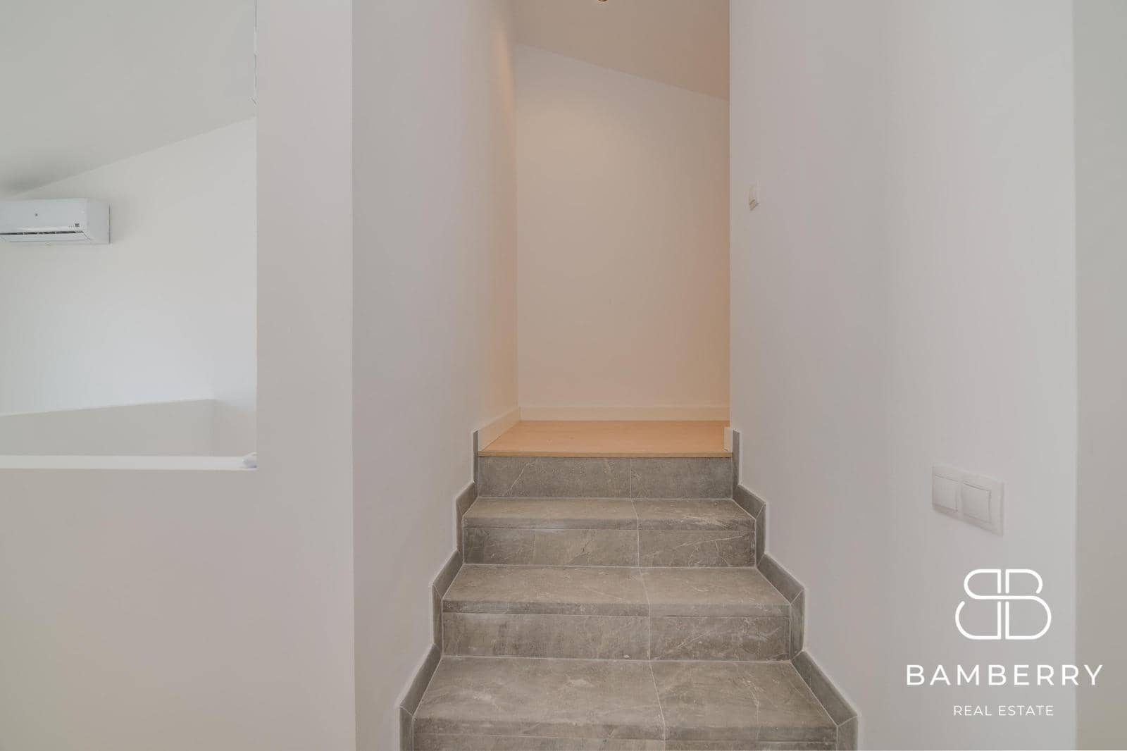 3 sypialnia Penthouse na sprzedaż w Sant Boi de Llobregat - 435 000 € (Ref: 10047401)