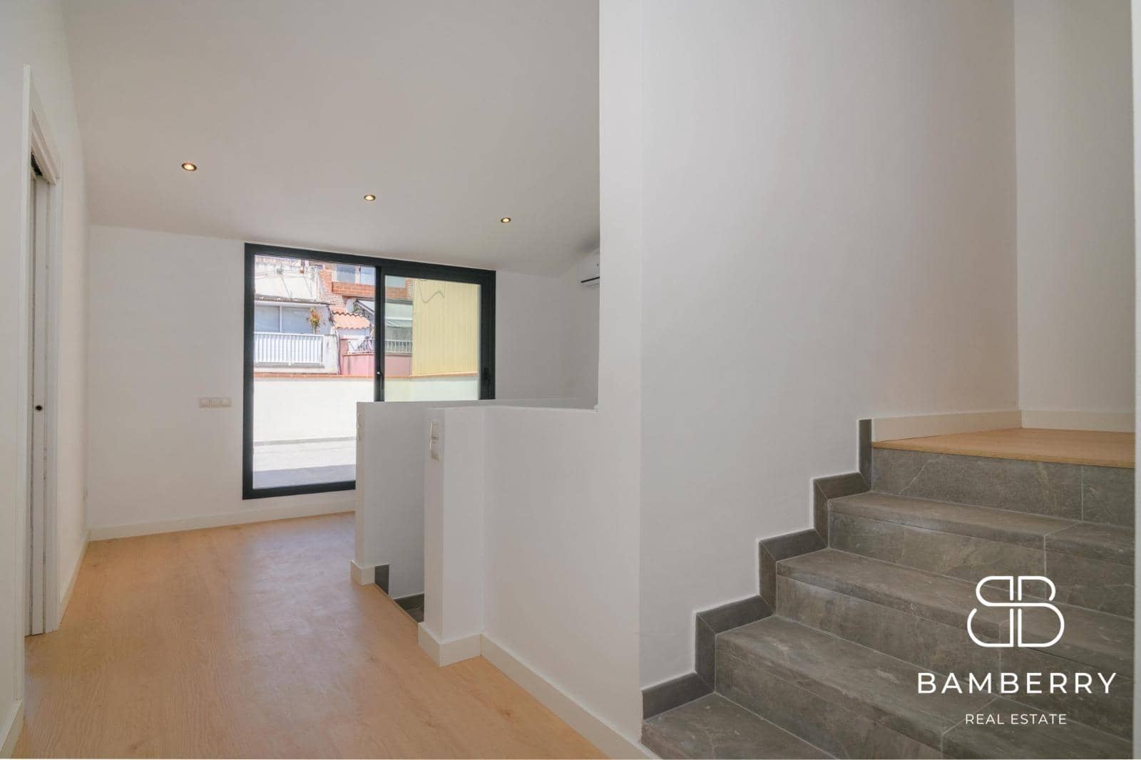 3 sypialnia Penthouse na sprzedaż w Sant Boi de Llobregat - 435 000 € (Ref: 10047401)
