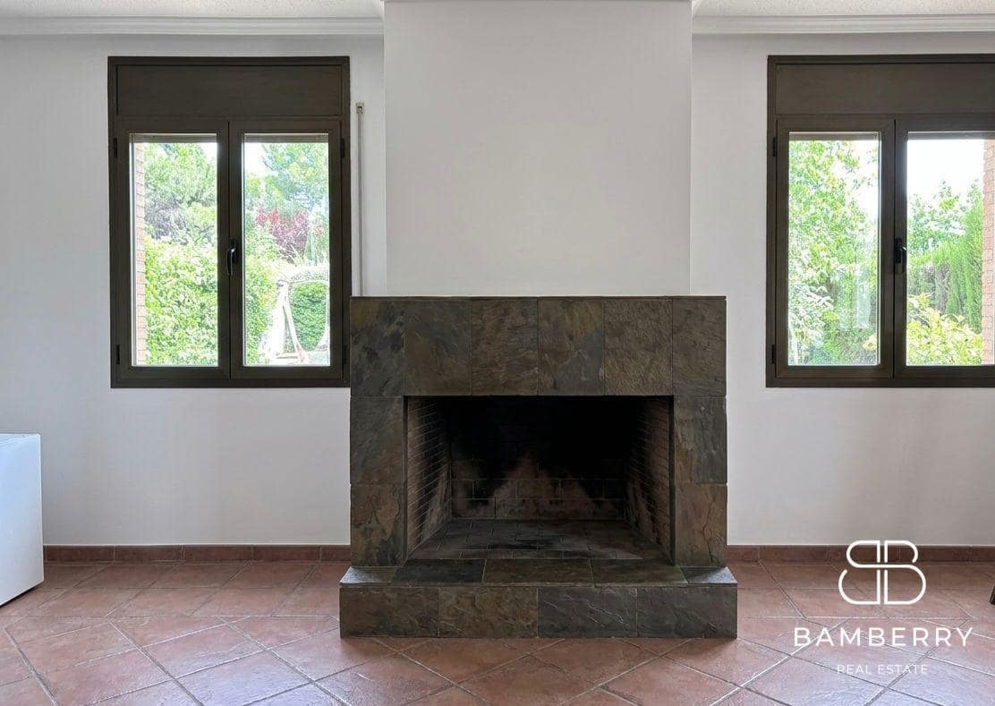 6 Zimmer Villa zu verkaufen in Castelldefels - 669.000 € (Ref: 10047403)
