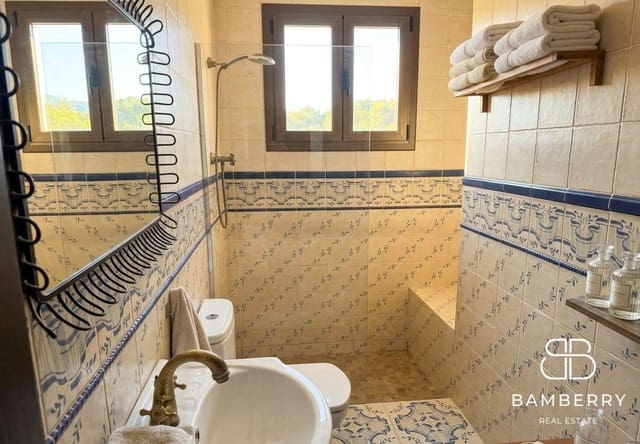 6 sovrum Villa till salu i Castelldefels - 669 000 € (Ref: 10047403)