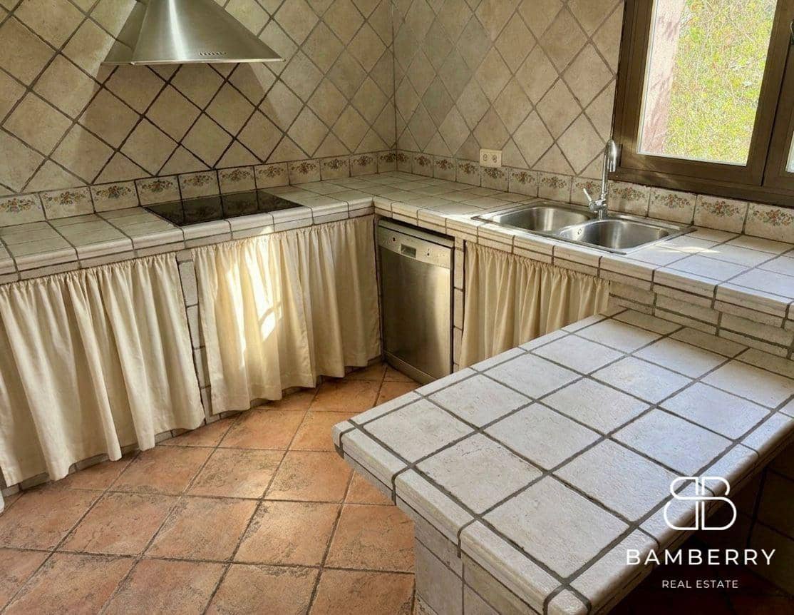 6 bedroom Villa for sale in Castelldefels - € 669,000 (Ref: 10047403)