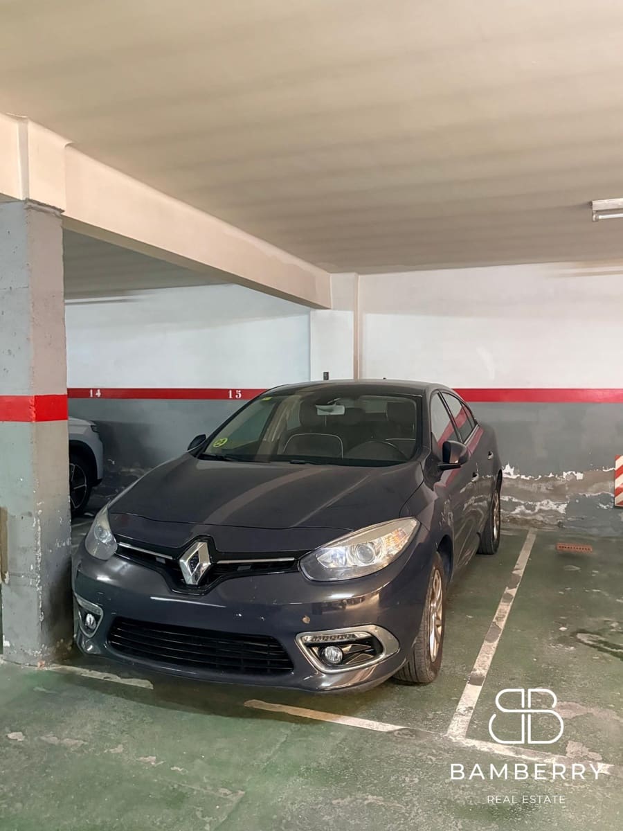 Garage for sale in El Prat de Llobregat - € 30,000 (Ref: 10159772)