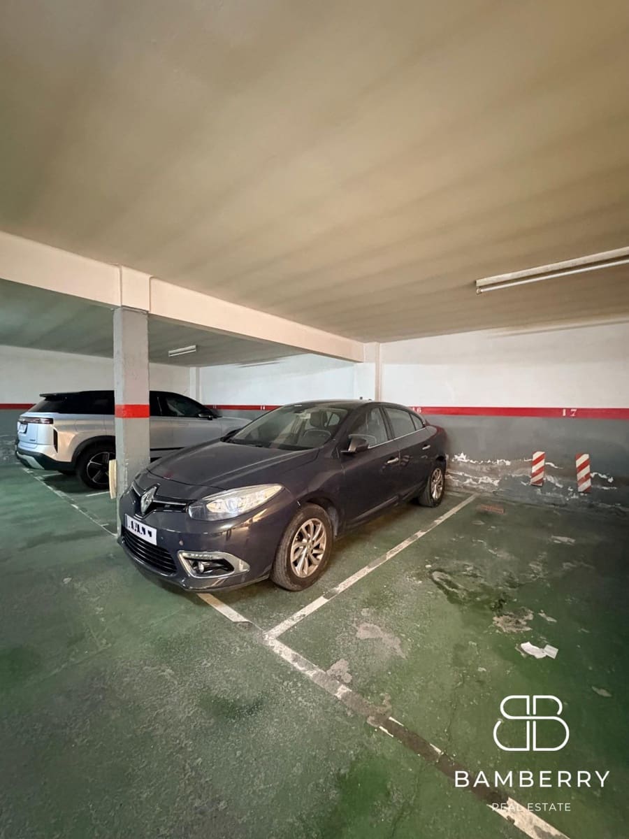 Garage for sale in El Prat de Llobregat - € 30,000 (Ref: 10159772)