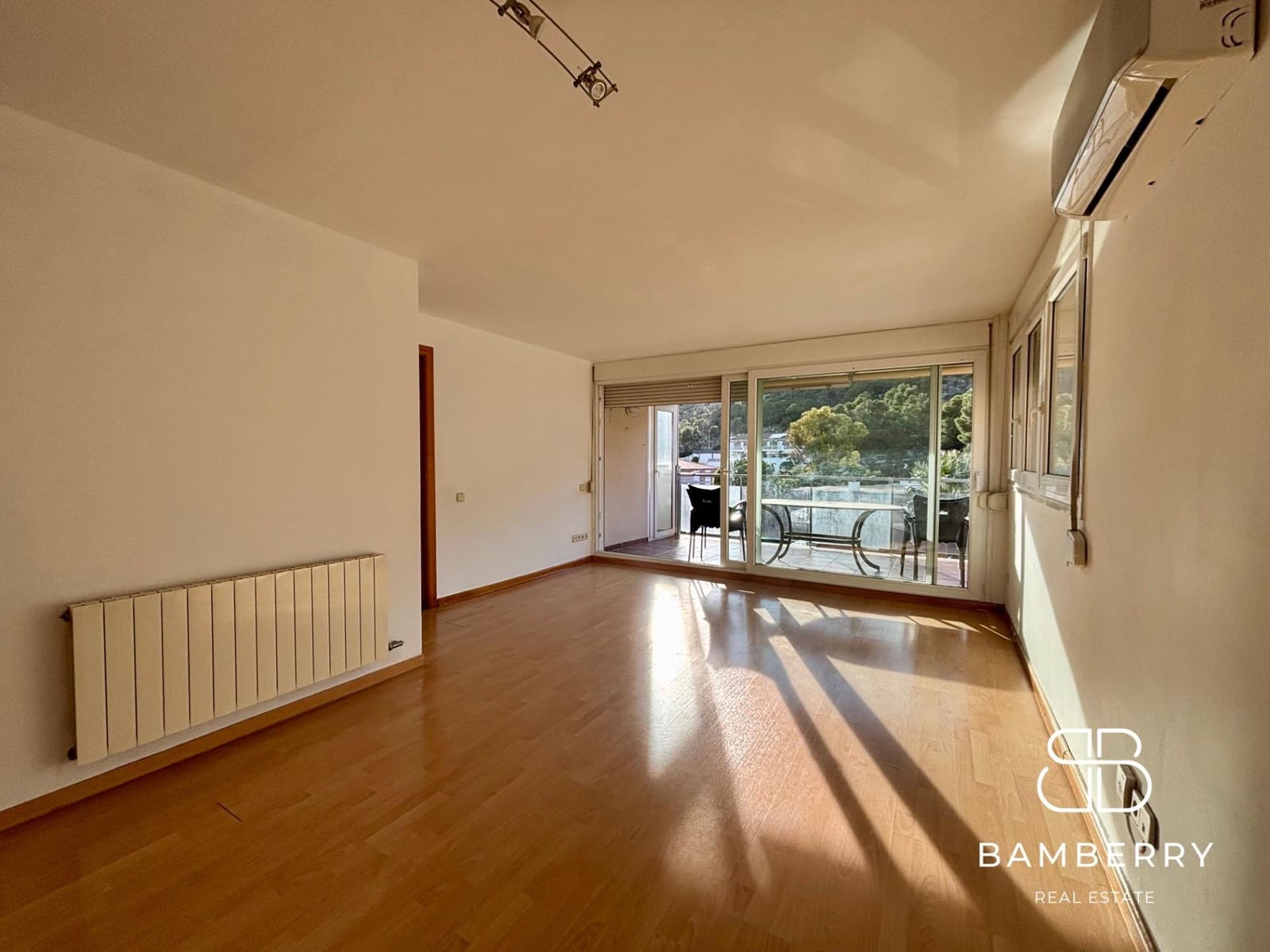 3 bedroom Flat for sale in Castelldefels with garage - € 520,000 (Ref: 9181514)