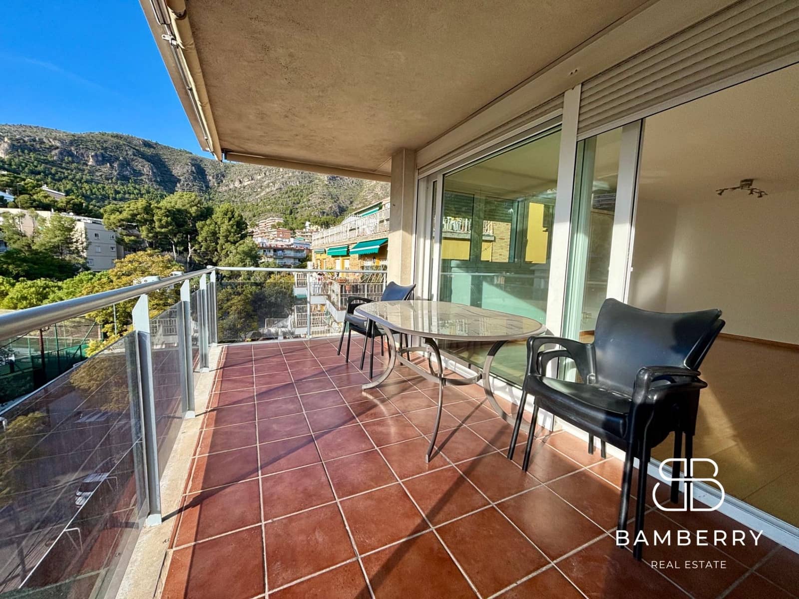 3 bedroom Flat for sale in Castelldefels with garage - € 520,000 (Ref: 9181514)