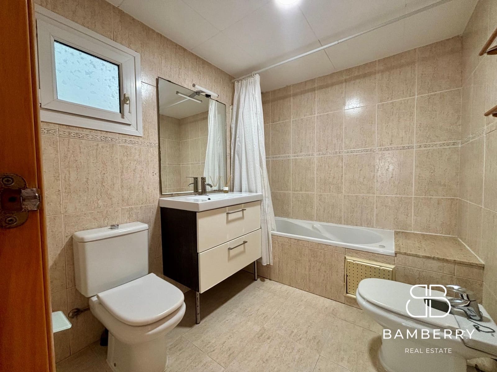 3 bedroom Flat for sale in Castelldefels with garage - € 520,000 (Ref: 9181514)