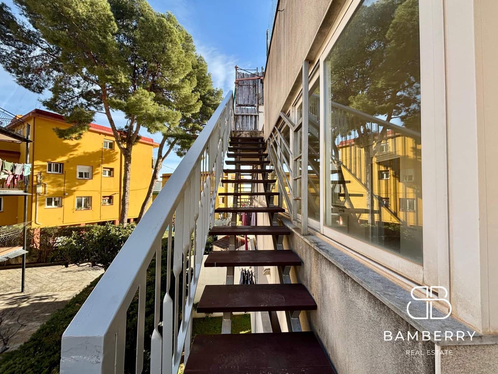 3 bedroom Flat for sale in Castelldefels with garage - € 520,000 (Ref: 9181514)