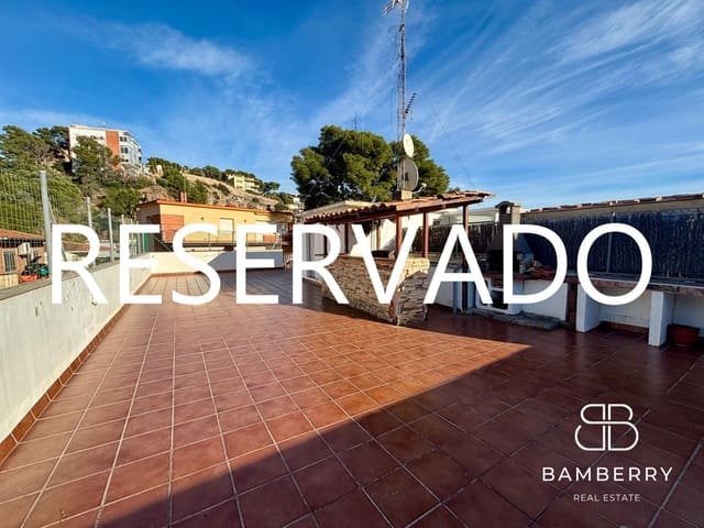 3 makuuhuone Asunto myytävänä paikassa Castelldefels mukana 
autotalli - 520 000 € (Ref: 9181514)