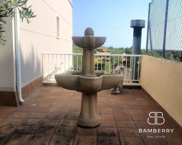 4 bedroom Villa for sale in Aiguamúrcia with garage - € 359,000 (Ref: 9181517)