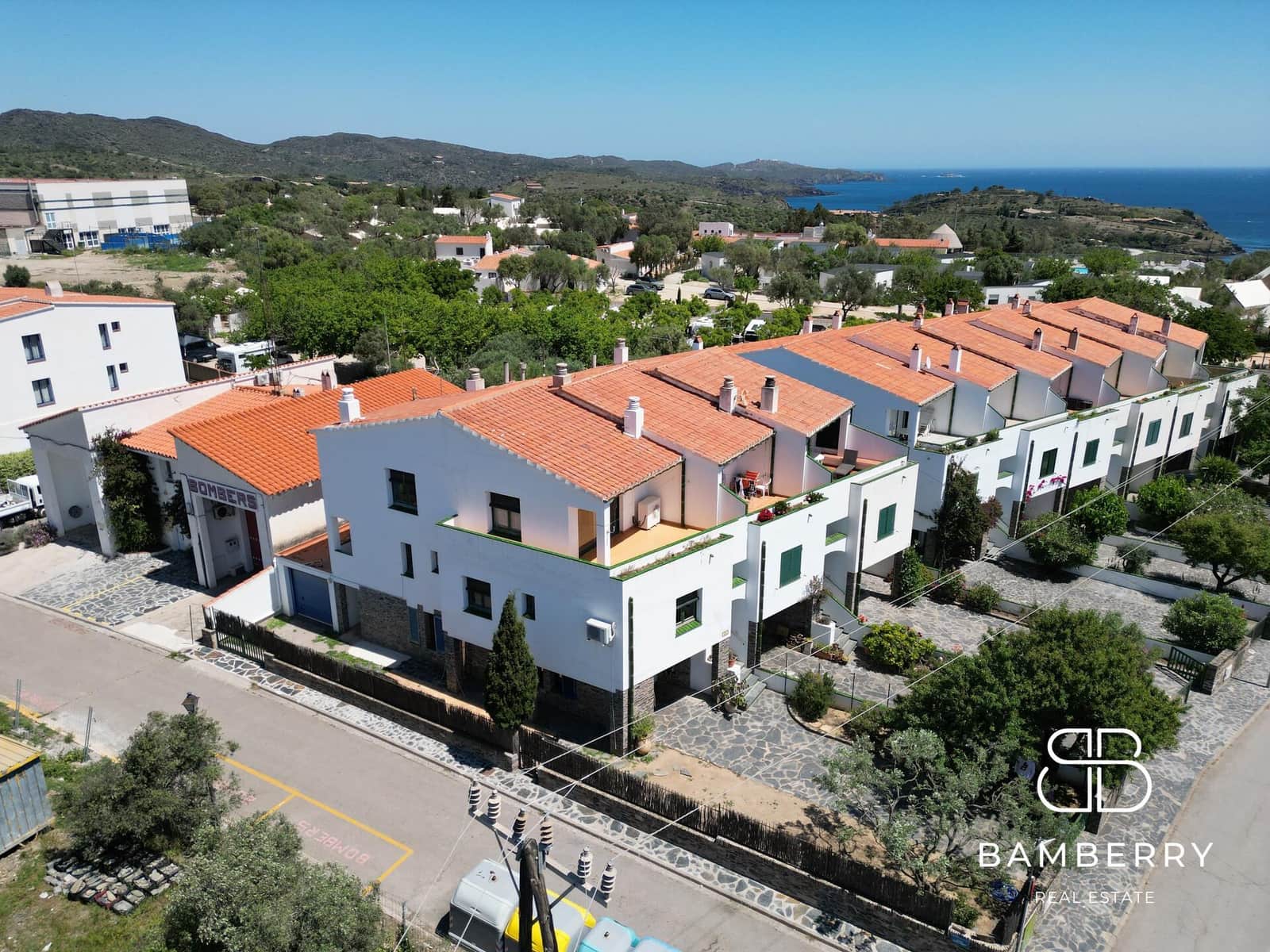 5 bedroom Terraced Villa for sale in Cadaques with garage - € 929,000 (Ref: 9181518)