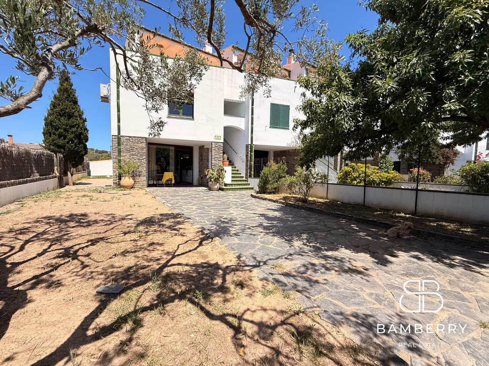 5 bedroom Terraced Villa for sale in Cadaques with garage - € 929,000 (Ref: 9181518)