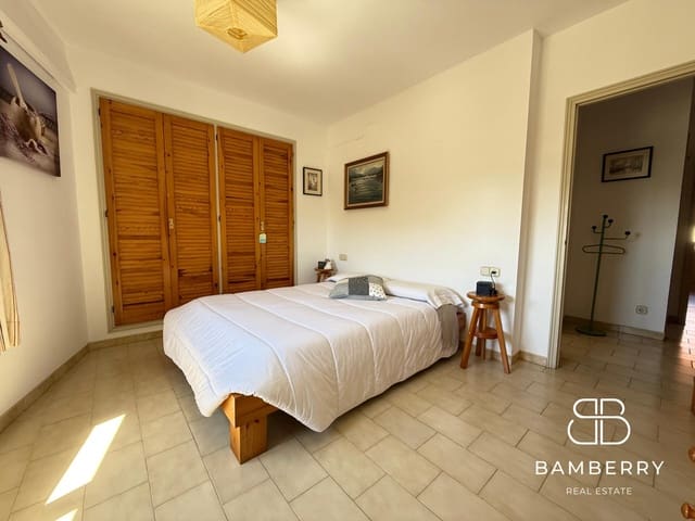 5 bedroom Terraced Villa for sale in Cadaqués - € 925,000 (Ref: 9181518)