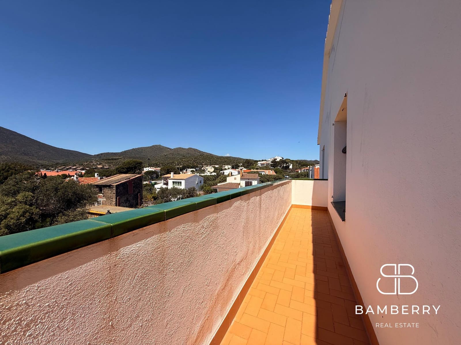 5 bedroom Terraced Villa for sale in Cadaques - € 925,000 (Ref: 9181518)