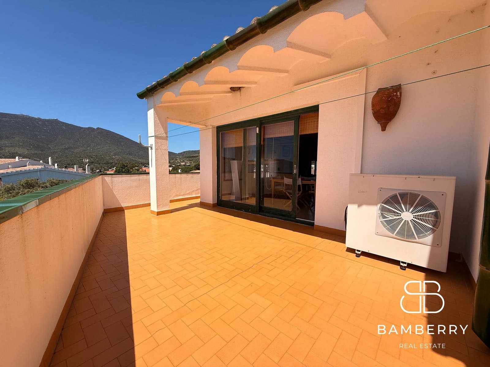 5 bedroom Terraced Villa for sale in Cadaques - € 925,000 (Ref: 9181518)