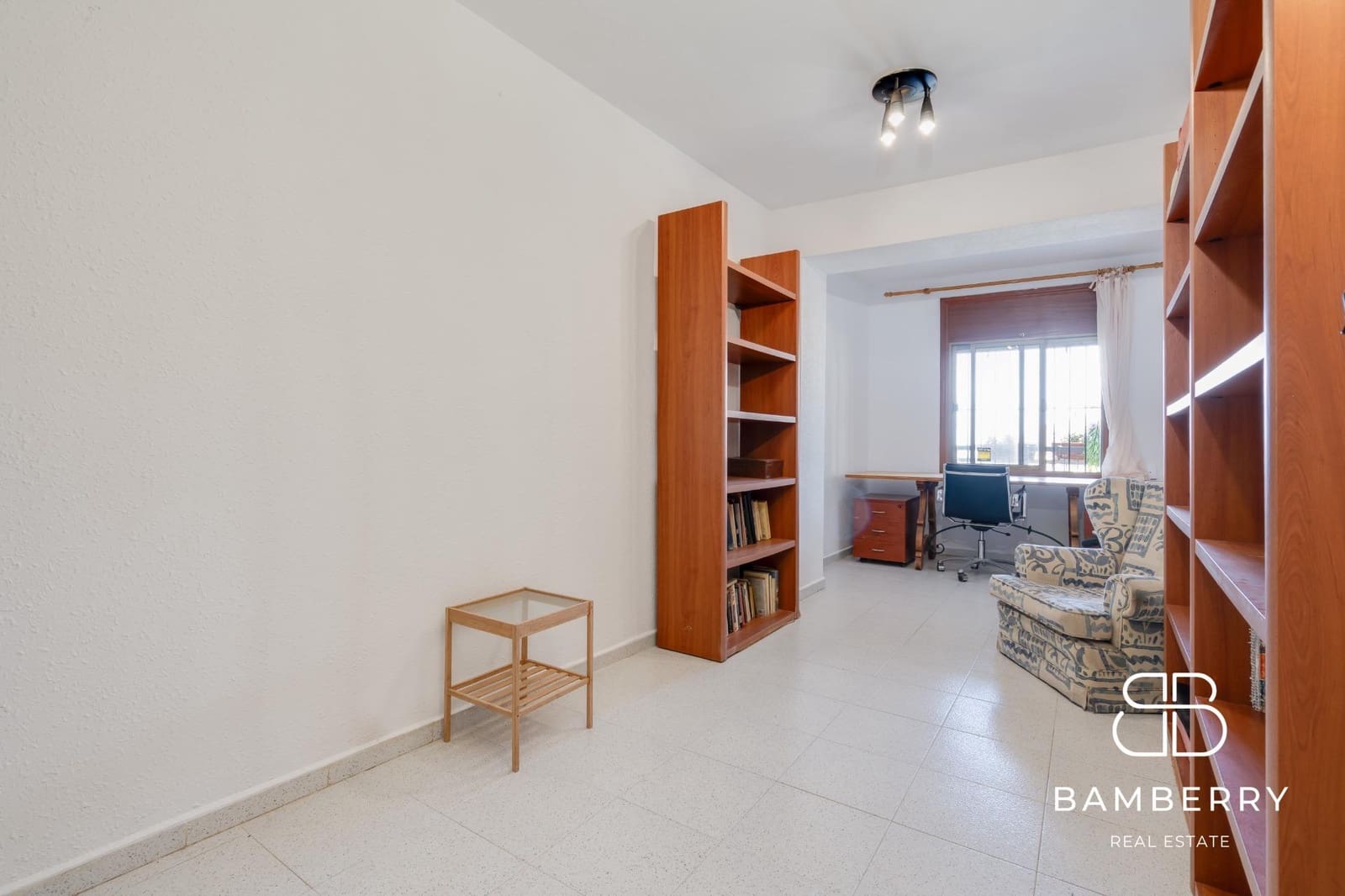 5 bedroom Flat for sale in Castelldefels - € 439,000 (Ref: 9181519)
