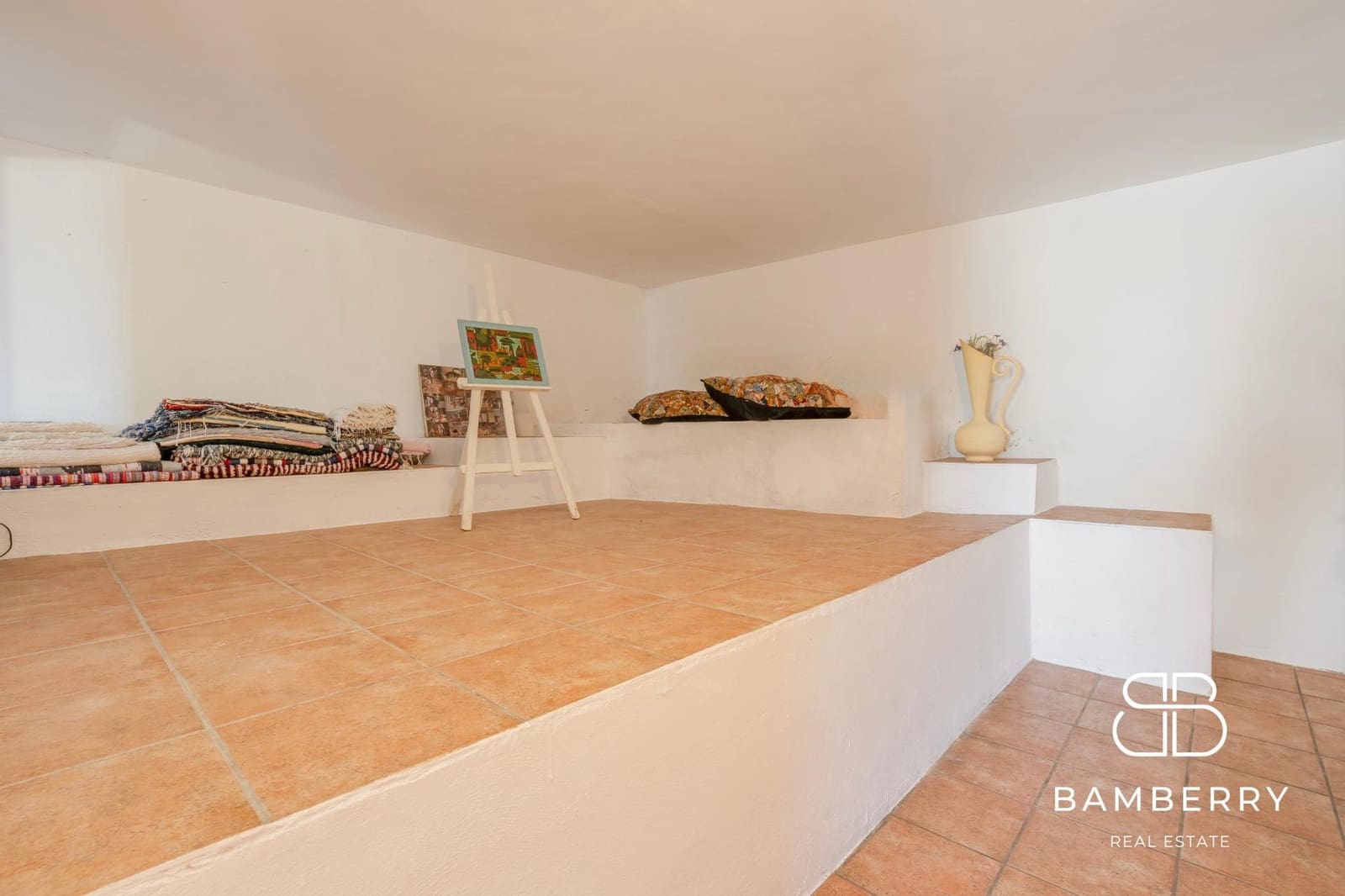 5 bedroom Flat for sale in Castelldefels - € 439,000 (Ref: 9181519)