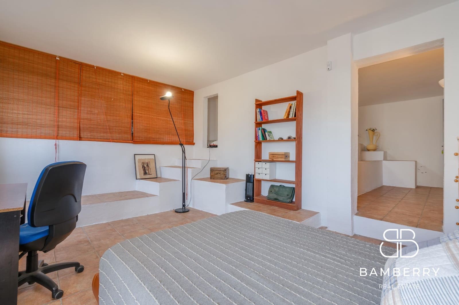 5 bedroom Flat for sale in Castelldefels - € 439,000 (Ref: 9181519)