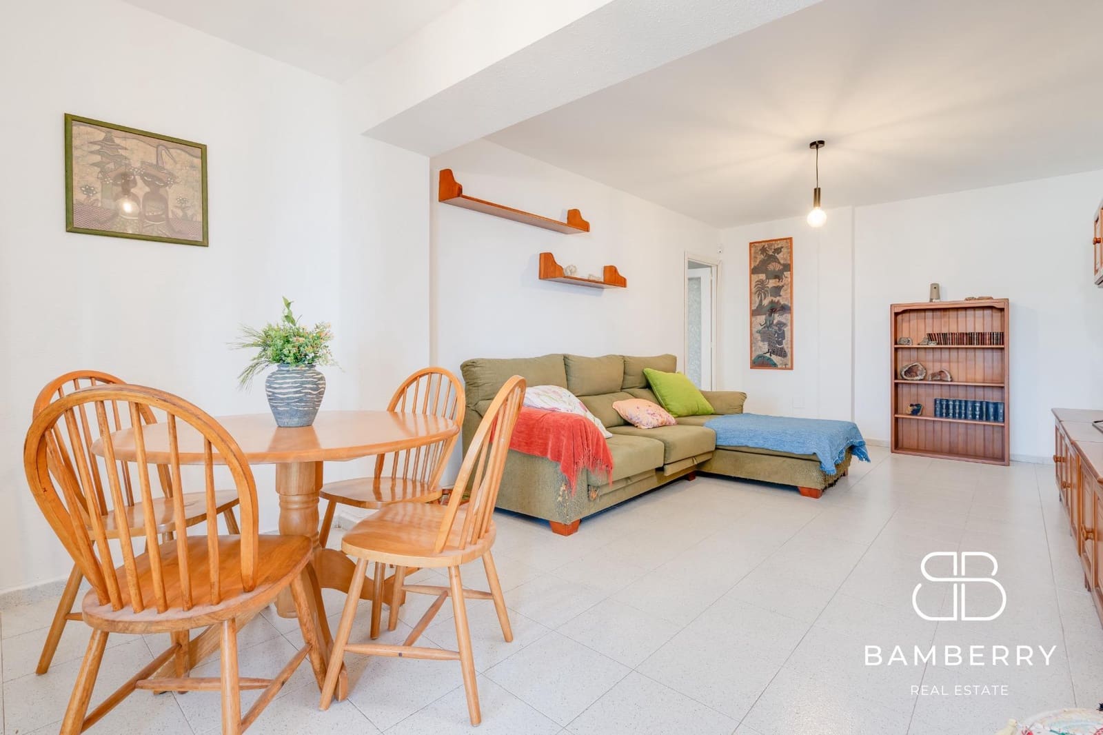5 bedroom Flat for sale in Castelldefels - € 439,000 (Ref: 9181519)