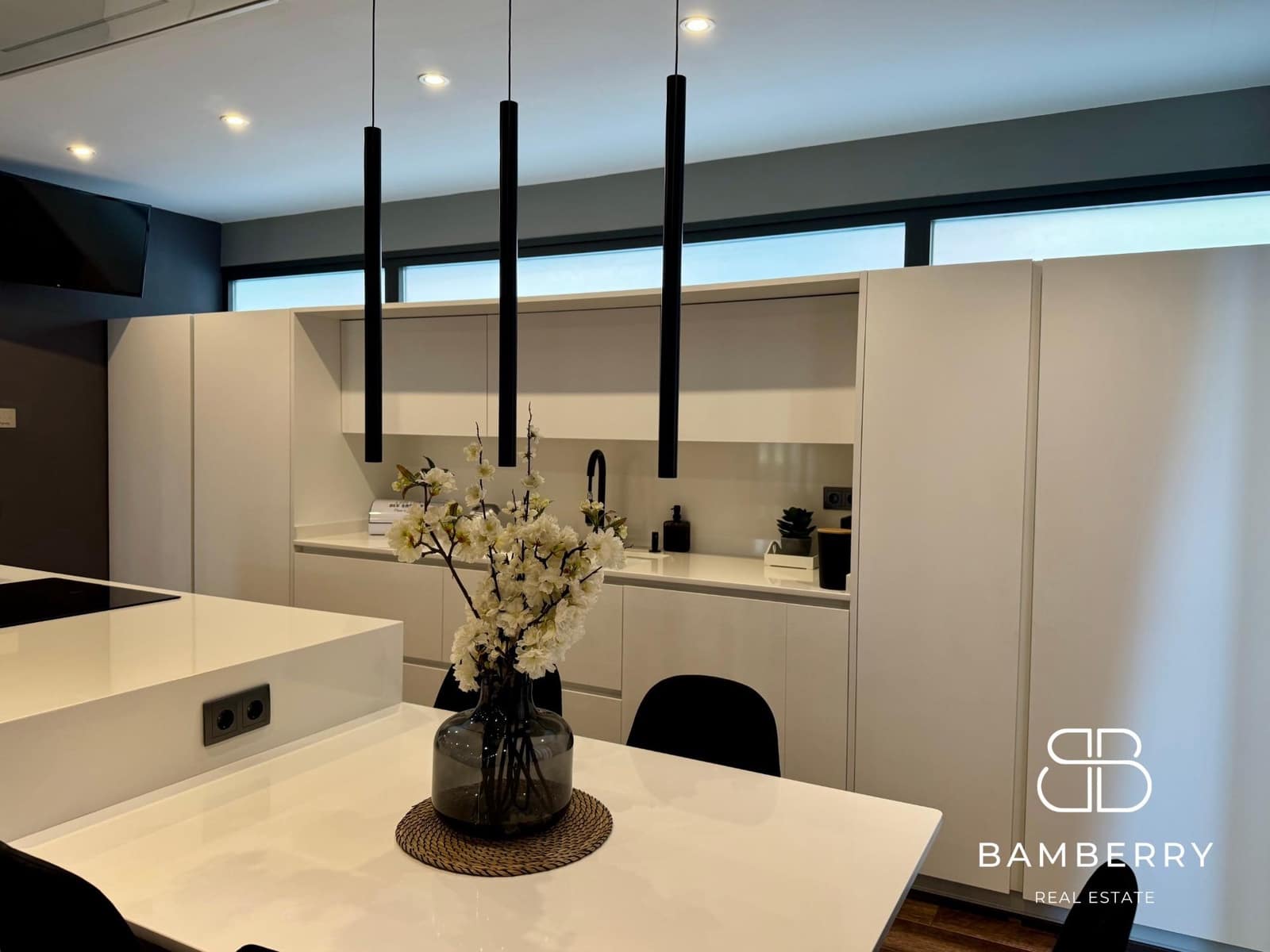 5 bedroom Villa for sale in Castelldefels with garage - € 1,890,000 (Ref: 9181523)