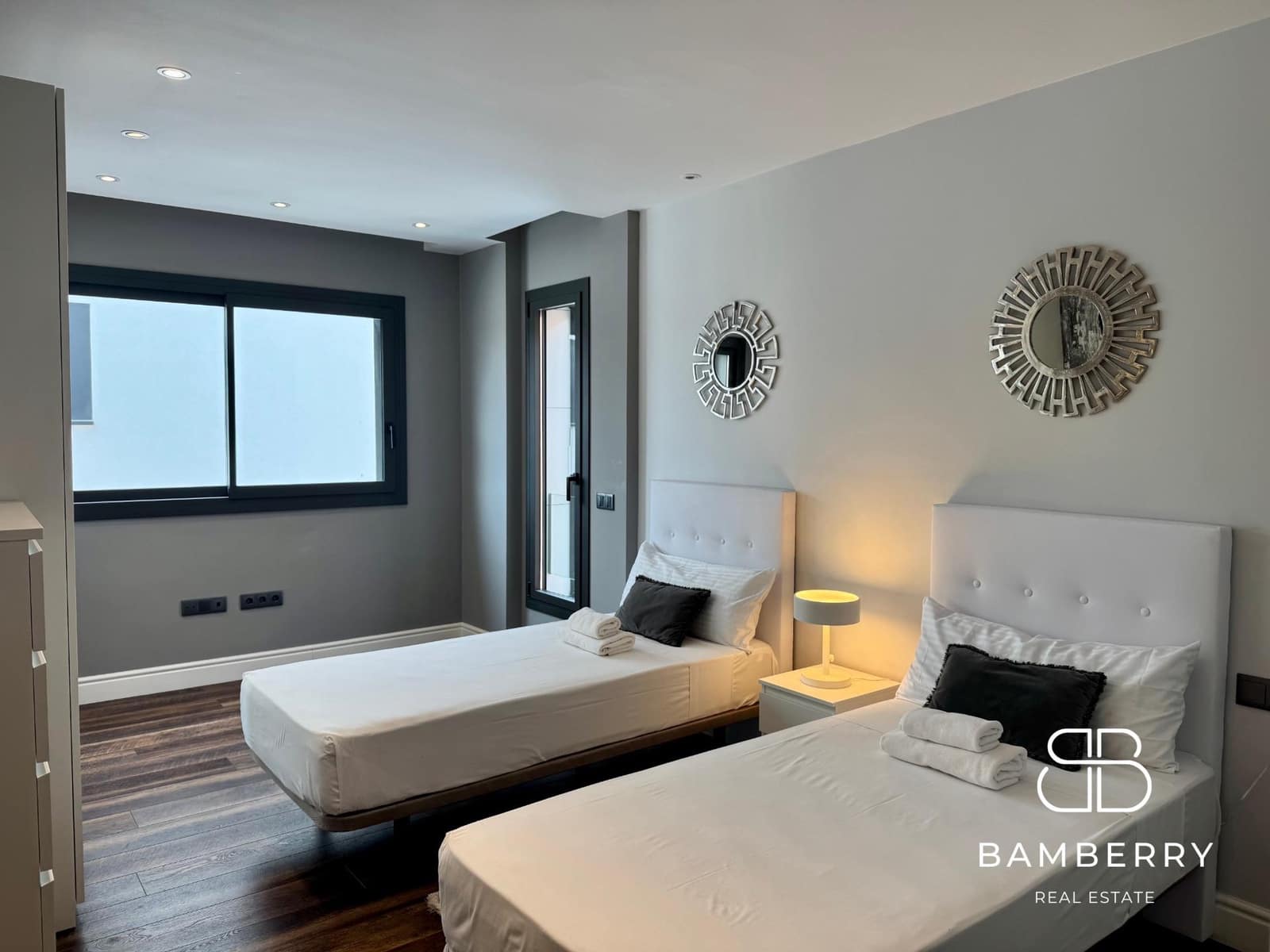 5 bedroom Villa for sale in Castelldefels with garage - € 1,890,000 (Ref: 9181523)