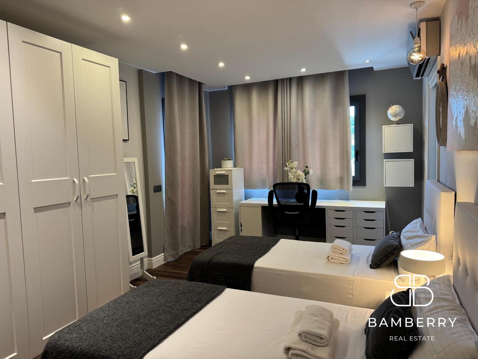 5 bedroom Villa for sale in Castelldefels with garage - € 1,890,000 (Ref: 9181523)