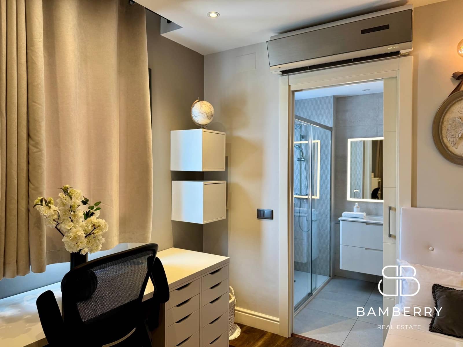 5 bedroom Villa for sale in Castelldefels with garage - € 1,890,000 (Ref: 9181523)